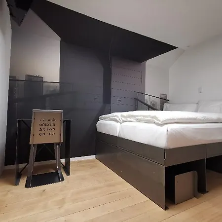 Bs16 Hotel 2*
